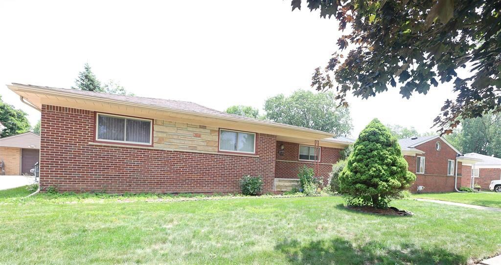 Property Photo: 23700 Radclift Street MI 48237