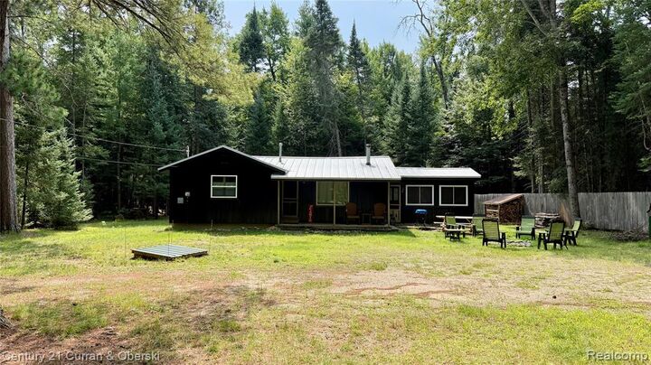 Property Photo:  2070 Contour Drive  MI 48653 