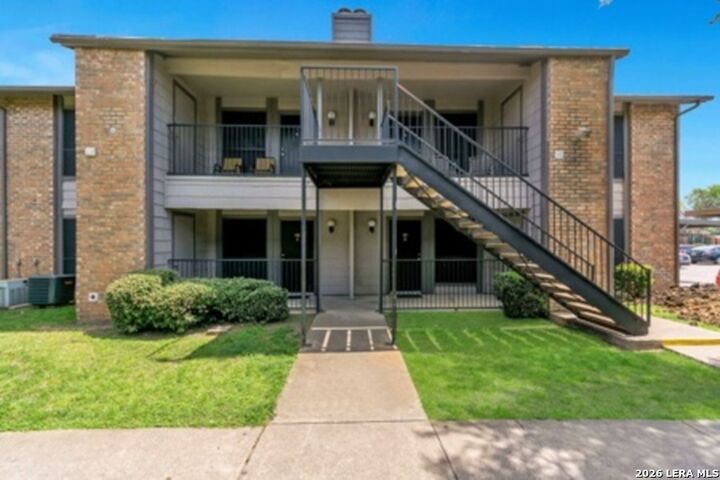 Property Photo: 500 E Loop 820 606 TX 76112