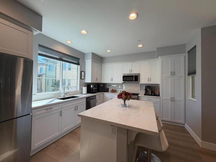 Property Photo: 641 Savi Drive 104 CA 92878