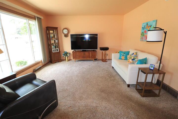 Property Photo:  1325 Nicolet Street  WI 53546 