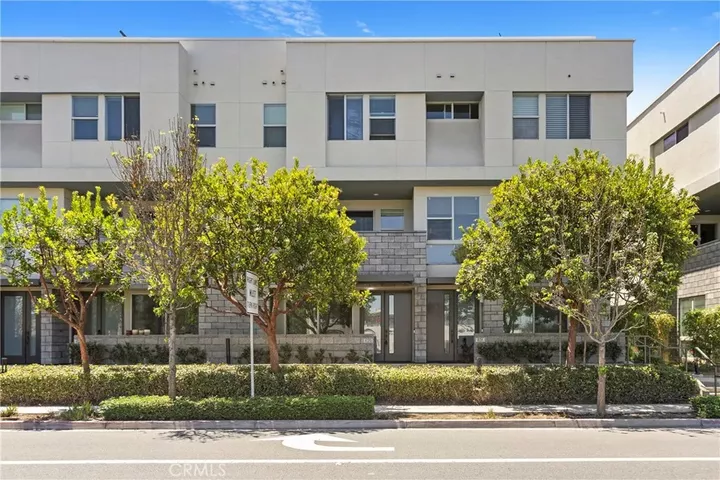 Property Photo:  629 W 17th  CA 92627 