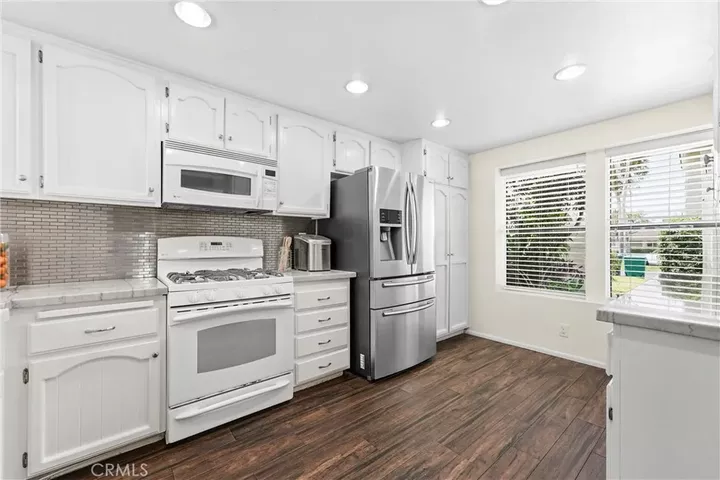 Property Photo:  30 Park Vista  CA 92604 