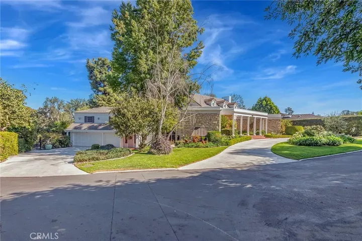 Property Photo: 4641 N Virginia Road CA 90807