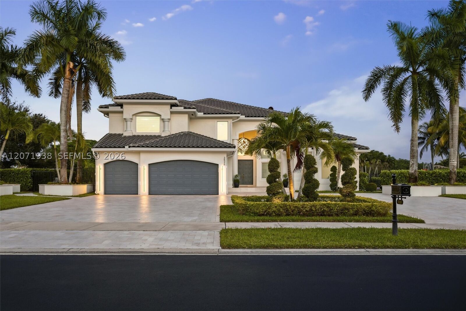 Property Photo:  3526 Juniper Ln  FL 33330 