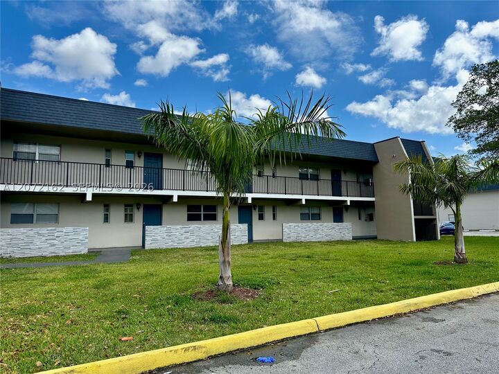Property Photo: 7901 S Colony Cir S 104 FL 33321
