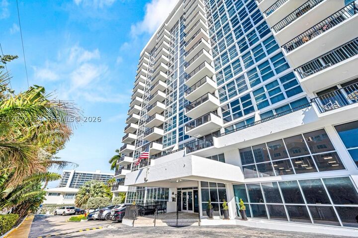 Property Photo: 525 N Ocean Blvd 515 FL 33062