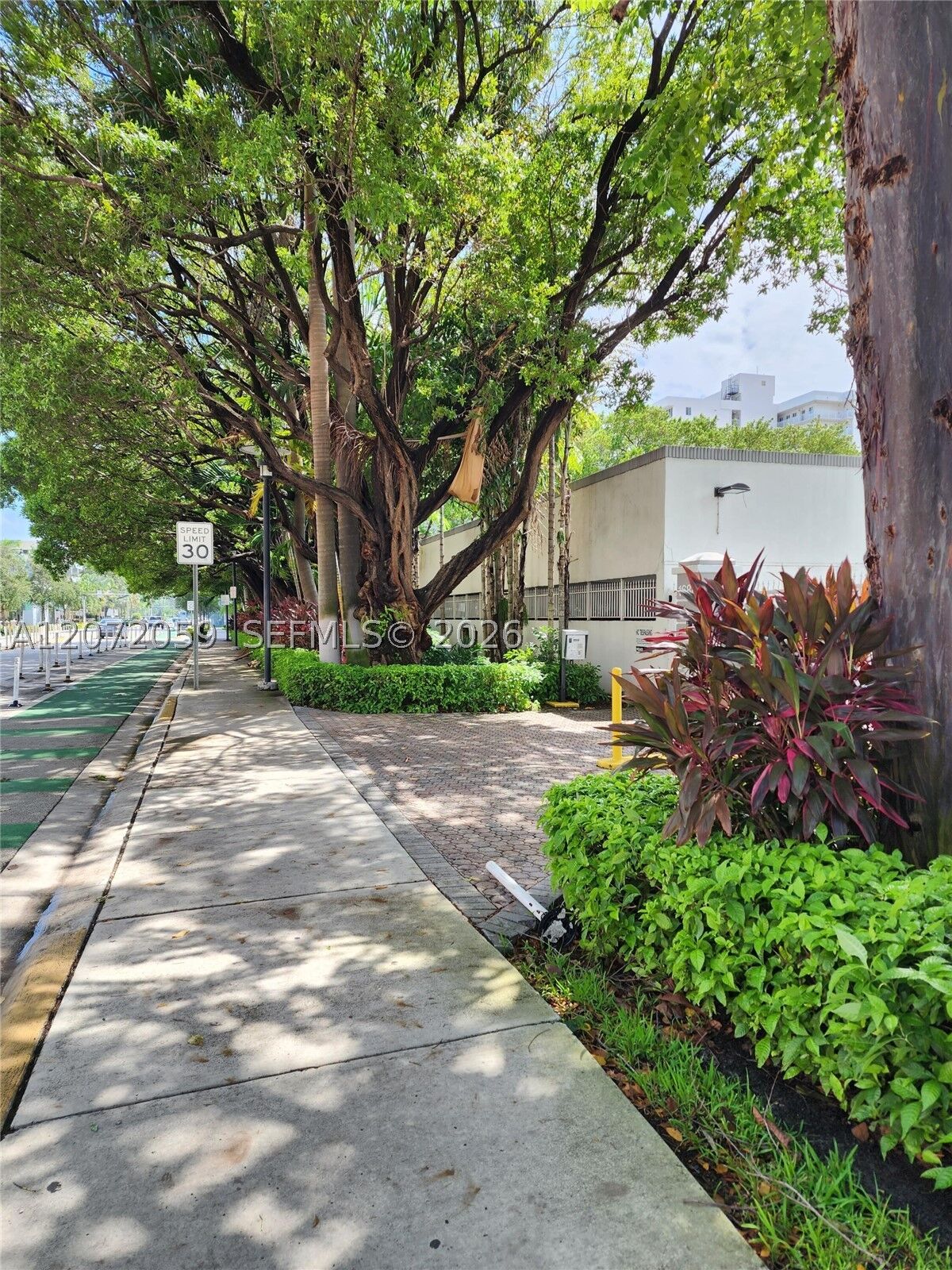 Property Photo:  1688 West Ave 506  FL 33139 