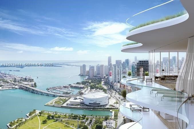 Property Photo:  1400 Biscayne Blvd 1903  FL 33132 