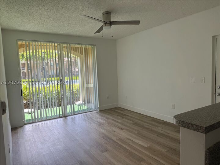 Property Photo: 8010 N Nob Hill Rd 108 FL 33321
