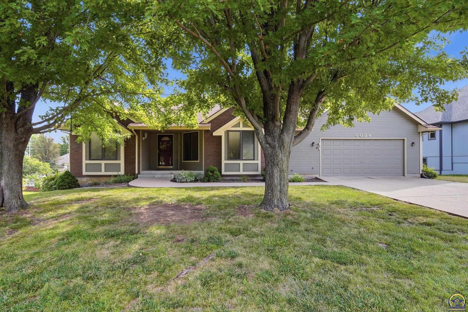 Property Photo: 6024 SW 40th Ter KS 66610