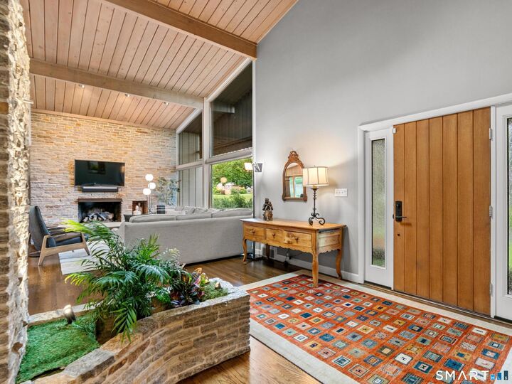 Property Photo:  36 Bainton Road  CT 06117 