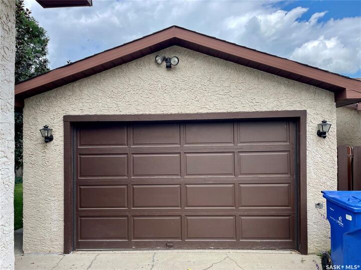 Property Photo:  3118 7th Avenue E  SK S4N 5V4 