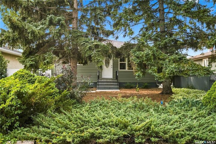 448 Robinson Street — photo 1