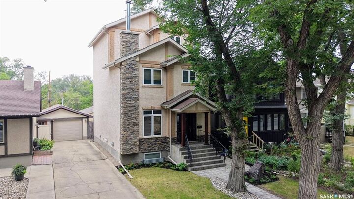 Property Photo: 2830 Regina Avenue SK S4S 0G5