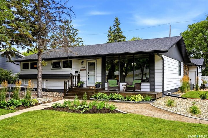 Property Photo: 2705 Grant Road SK S4S 5G1