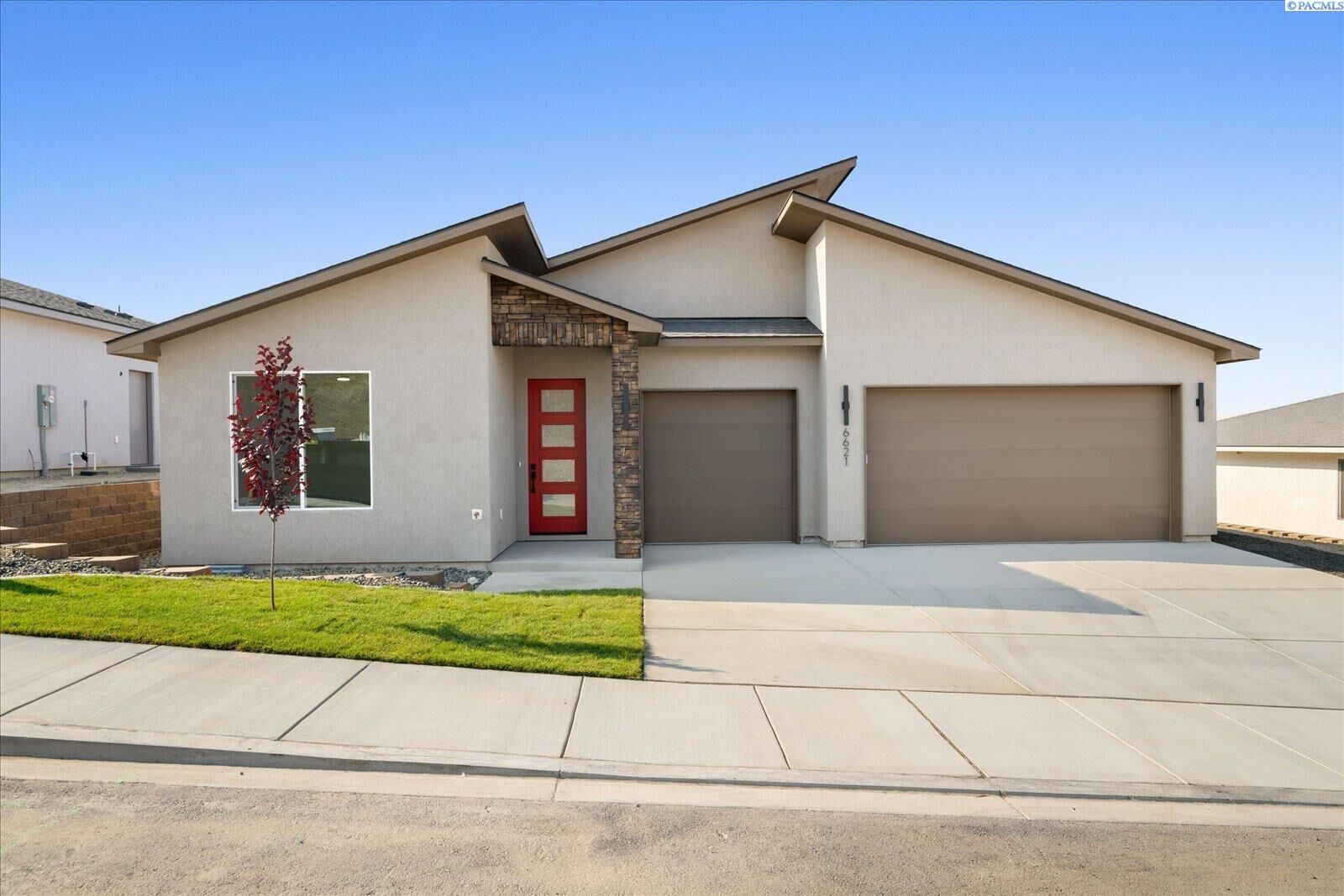 Property Photo:  6621 W 27th Ave  WA 99338 