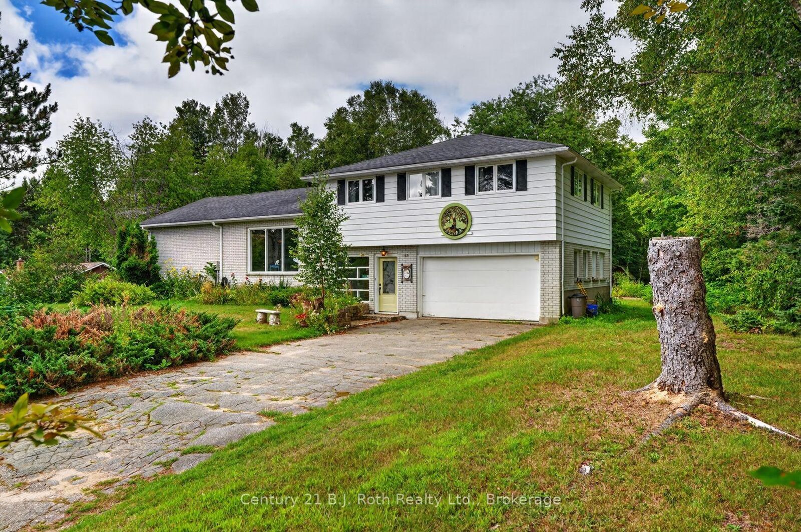 Property Photo:  168 Albert Street N  ON P0A 1Z0 