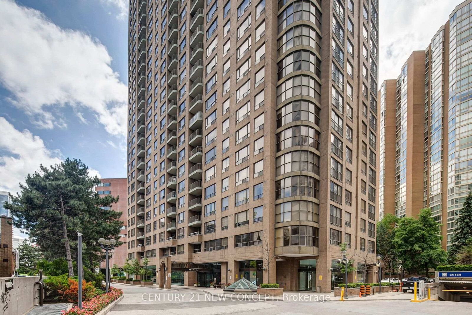 Property Photo: 100 Upper Madison Avenue 2601 ON M2N 6M4