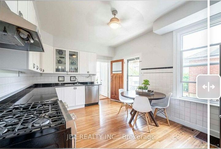 Property Photo:  137 Denison Ave Avenue Suite A 2nd Floor  ON M5T 2N2 