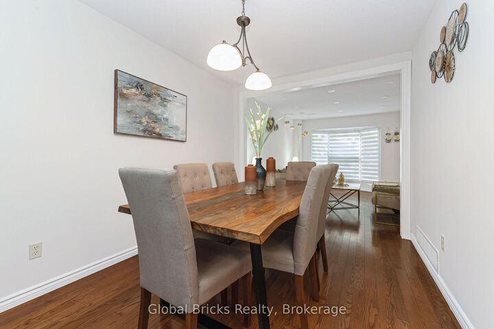 Property Photo: 6190 Saltmarsh Court ON L5N 5V8
