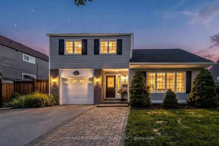 Property Photo: 2208 Lancaster Crescent ON L7P 3G5