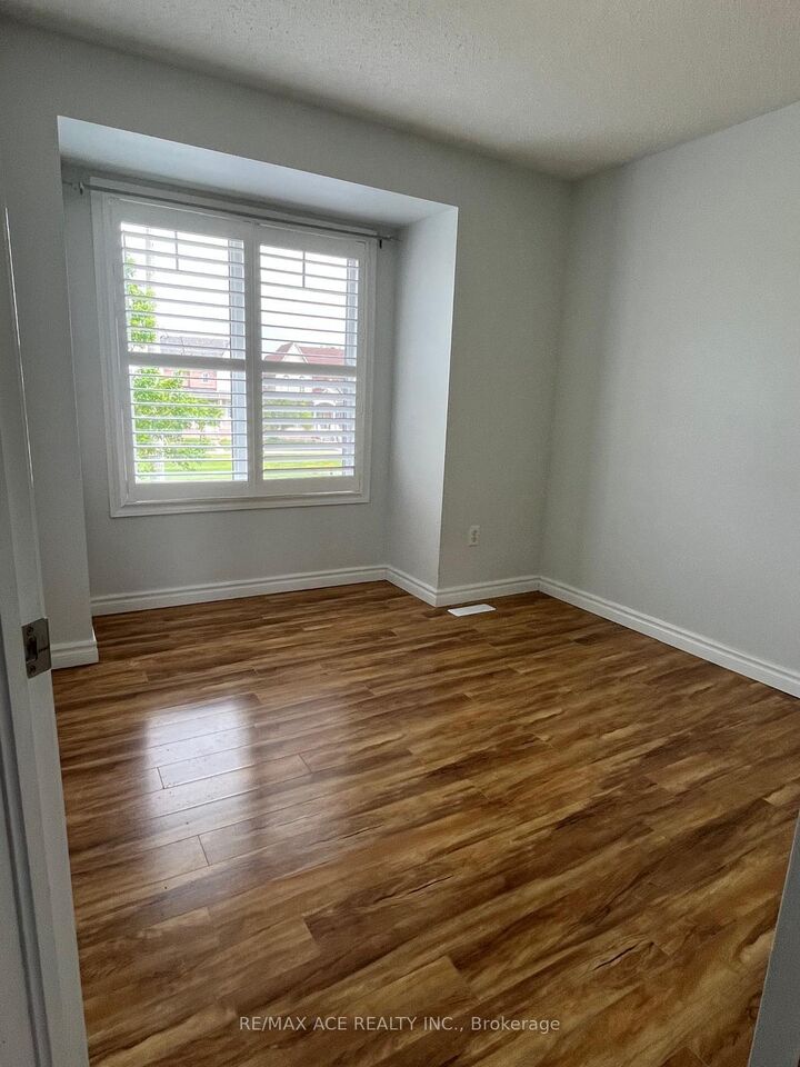 Property Photo:  46 Gas Lamp Lane  ON L6B 0H6 