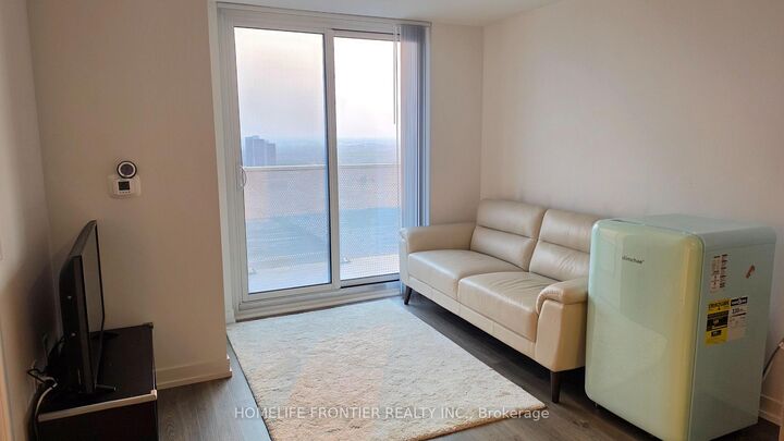 Property Photo:  195 Commerce Street 4007  ON L4K 0P9 