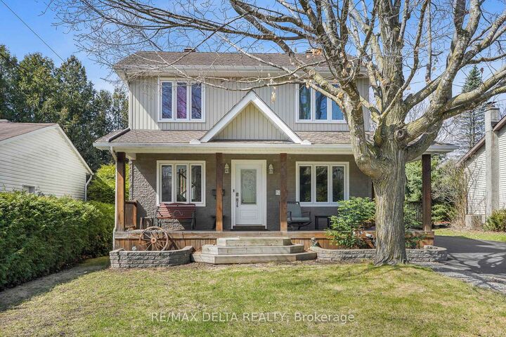 Property Photo: 2567 Cleroux Crescent ON K1W 1B6