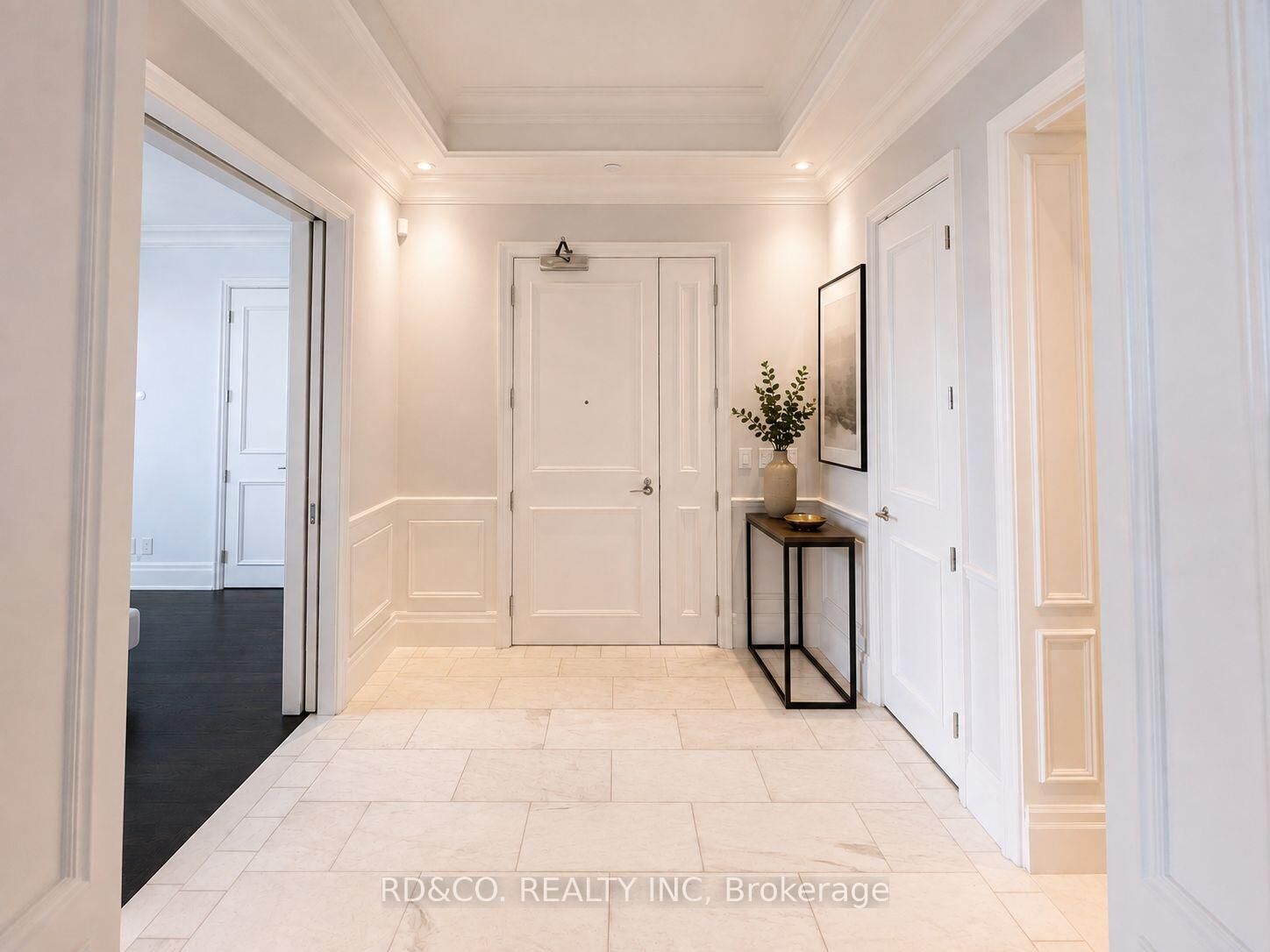 Property Photo: 311 Bay Street 5202 ON M5H 4G5
