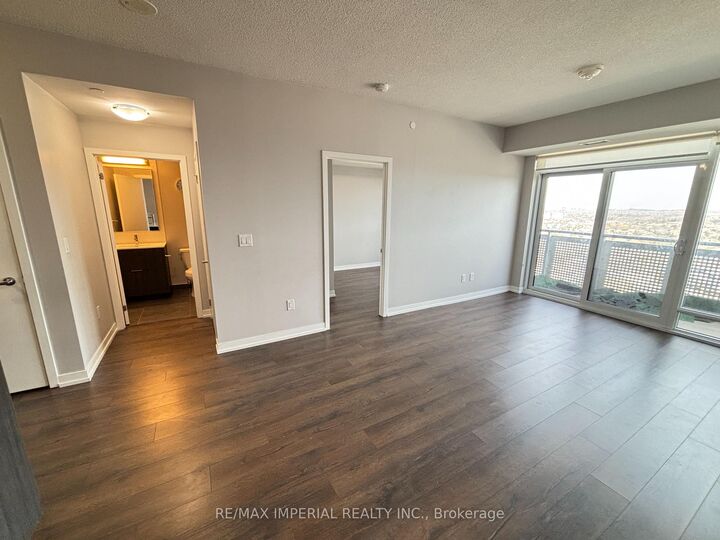 Property Photo: 2520 Eglinton Avenue W 1212 ON L5M 0Y4