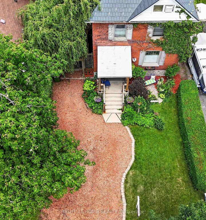 Property Photo:  327 Wellington Street  ON N5R 2T2 