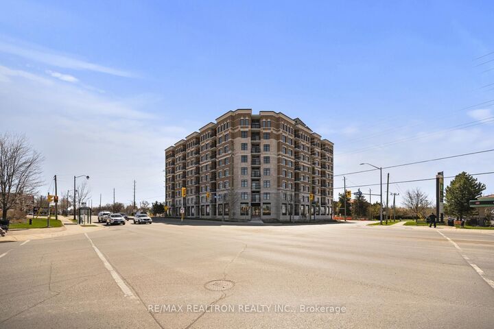 Photo de la propriété:  5917 Main Street Ph811  ON L4A 5G4 