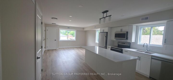 Property Photo:  118 Scott Street 3  ON N7G 1K3 
