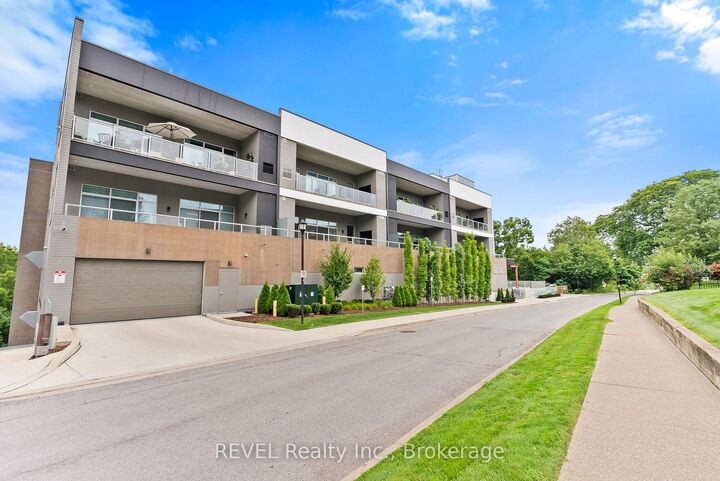 Property Photo: 77 Yates Street 404 ON L2R 0C4