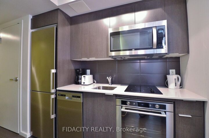 Property Photo:  105 Champagne Avenue S 1915  ON K1S 5E5 