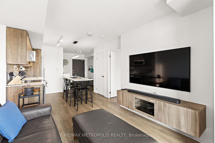 Property Photo:  1401 O'Connor Drive 510  ON M4B 2V5 
