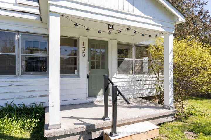 Photo de la propriété:  135 James Street  ON K7K 1Z5 