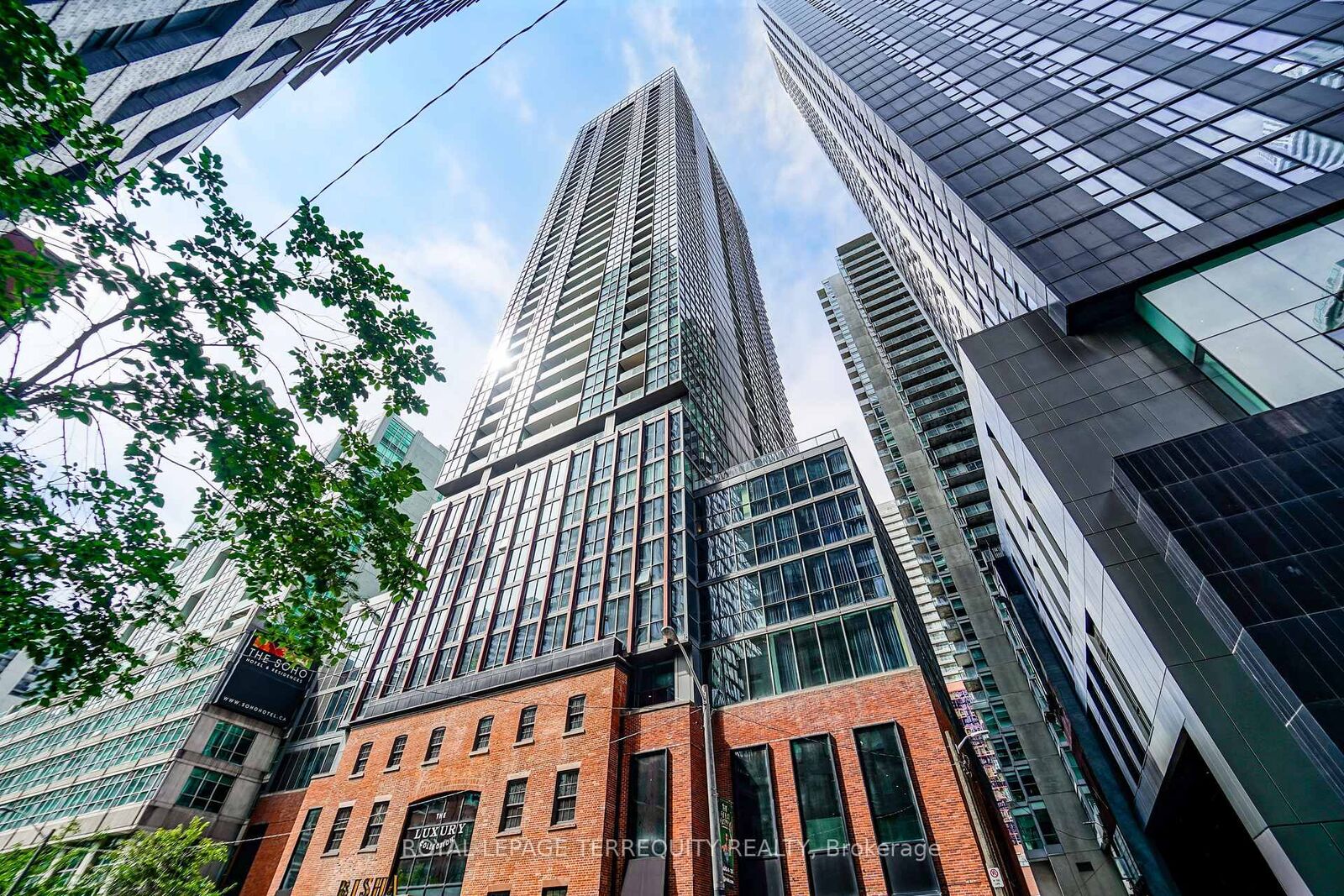 Property Photo:  88 Blue Jays Way 2606  ON M5V 0L7 