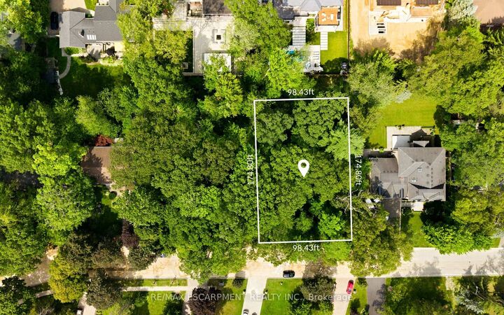 Property Photo:  2115 Lynchmere Avenue  ON L5B 1W7 
