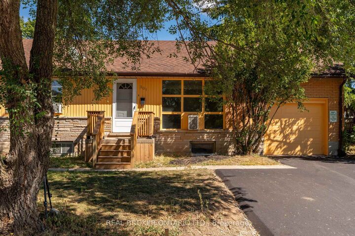 Property Photo:  301 Franklin Street N A  ON N2A 1Y9 