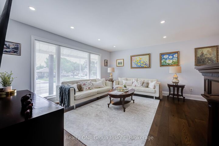 Property Photo: 150 Avondale Boulevard ON L6T 1H8