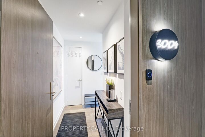 Property Photo:  161 Roehampton Avenue 3004  ON M4P 0C8 