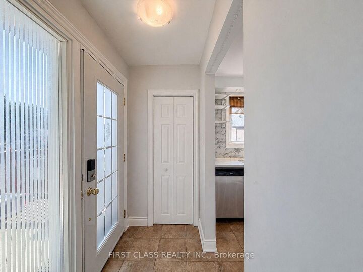 Property Photo: 1323 Redbank Crescent ON L6H 1Y4