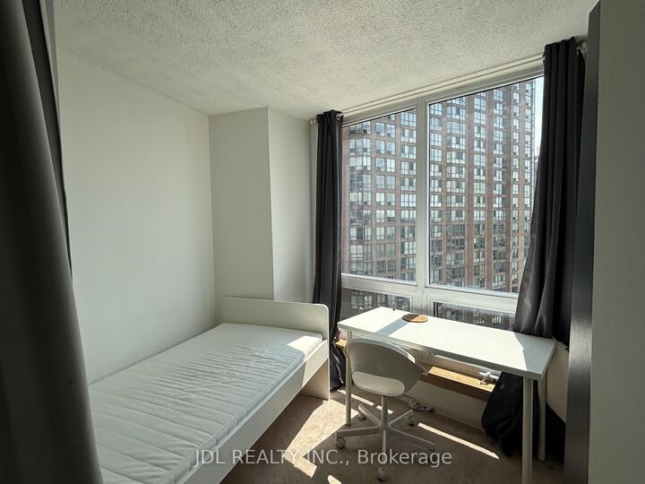 Property Photo: 1055 Bay Street 1409 ON M5S 3A3