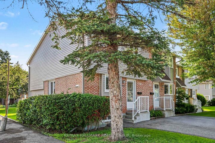 Property Photo: 1747A Lamoureux Drive ON K1E 2N3