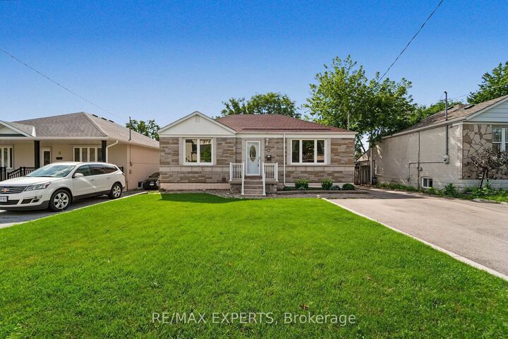 8 Palamar Road — photo 1
