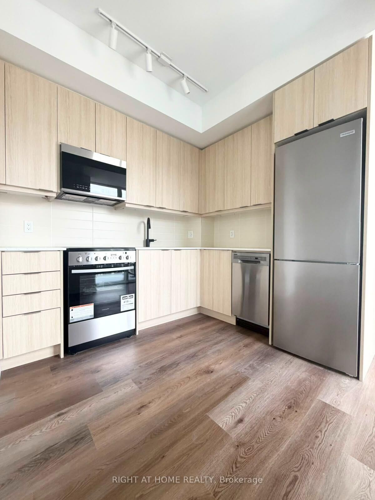 Property Photo: 115 Nipissing Road A05 ON L9T 4Z9