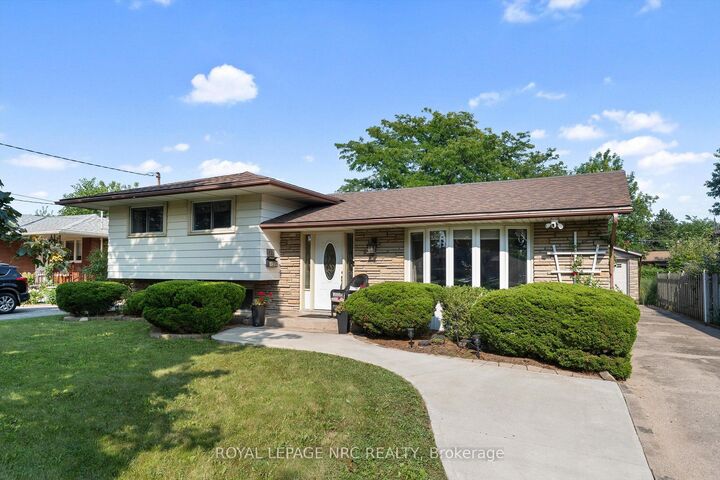Property Photo:  17 Joanna Drive  ON L2N 1V1 