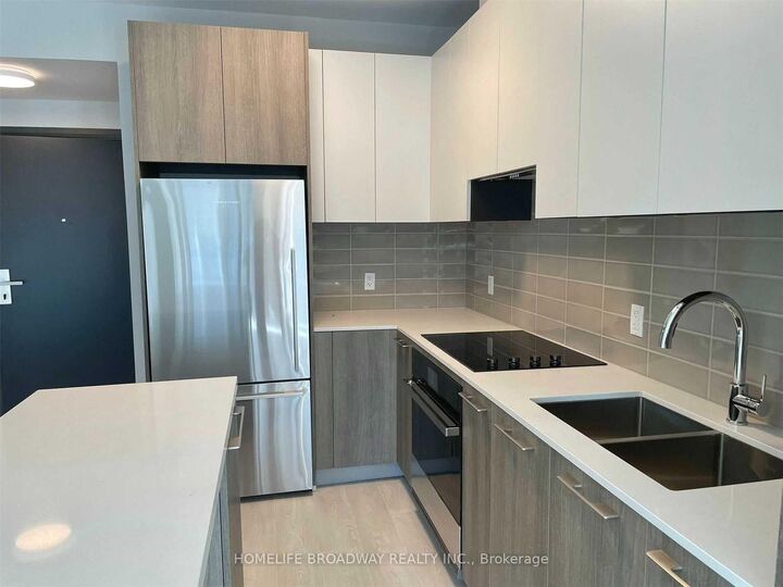 Property Photo: 38 Water Walk Drive 802 ON L3R 6M8